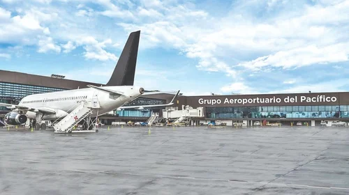 Piden reconsiderar aumento de tarifas en aeropuertos de México