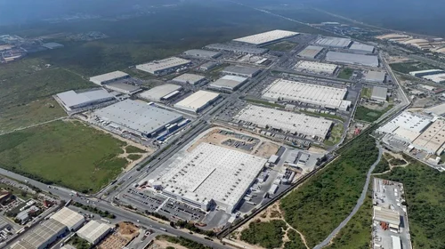 Industria automotriz 'acelera' expansión de parques industriales