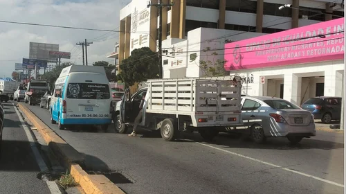 Aseguradoras ‘atoran’ más el tráfico de la urbe regia