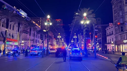 Conductor embiste a multitud en Nueva Orleans; mueren 10 personas