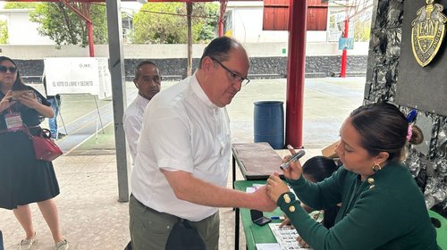 Obispo de Saltillo llama a votar; exige atender necesidades