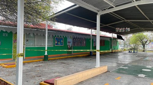 Padres de familia reportan riesgo en Jardín de Niños