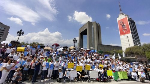 'No recibiremos los libros de texto': Padres de familia en NL