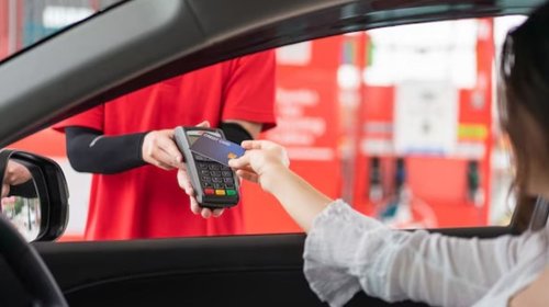 Pagos con tarjeta en gasolineras serán más baratos