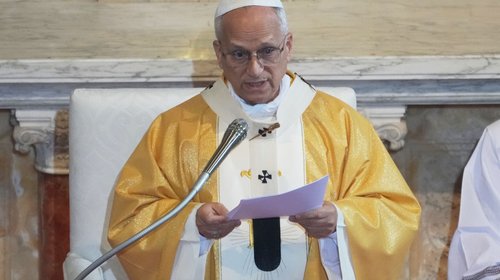 Papa León XIV llega a Camerún con mensaje de paz