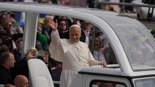 Anuncia Vaticano primer viaje internacional del papa León XIV