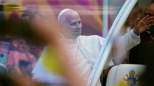 Iglesia no puede permanecer muda ante drama migratorio: León XIV