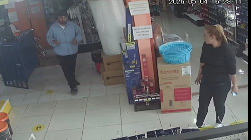 Exhiben a pareja robando boiler de ferretería en Saltillo