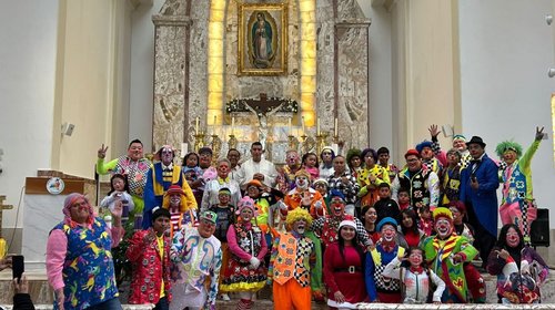 Celebran payasos de Reynosa su día con misa de acción de gracias