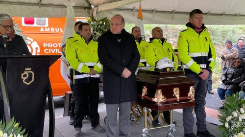 Rinden homenaje a comandante de Protección Civil fallecido