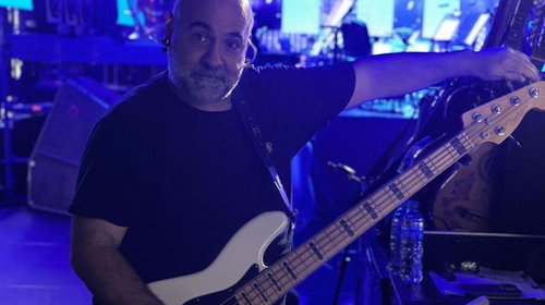 Pepe, encargado de afinar guitarras de Ricky Martin y dar café