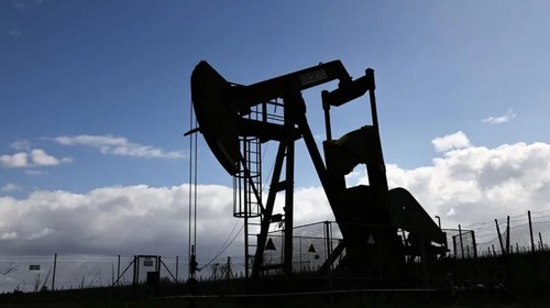Petróleo se dispara hasta superar US$100 por ataques en mar Rojo