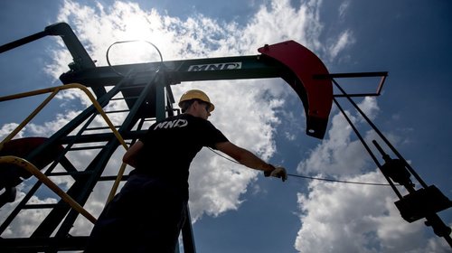 Petróleo rebasa los $107 dólares tras discurso de Trump