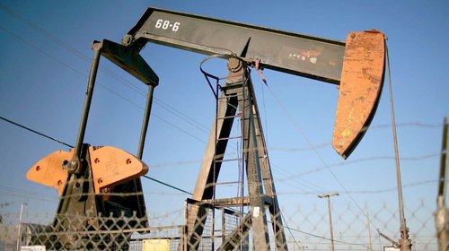 Petróleo baja hasta los US$102.20 por tensión en Ormuz