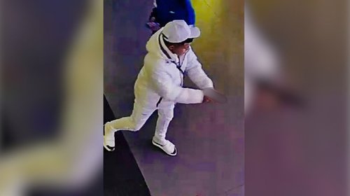 Policía busca a persona que disparó en tienda en Times Square