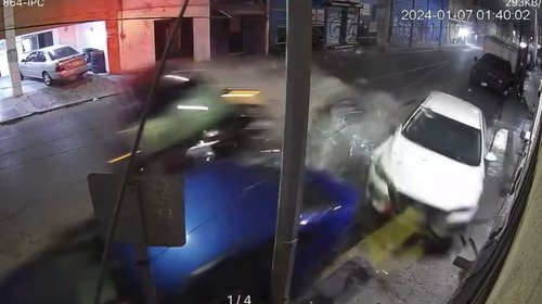 Presunto ebrio protagonizó aparatoso choque en Monterrey