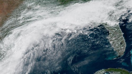 'Arthur' primera tormenta tropical amenaza a Texas y Louisiana
