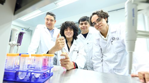Impulsa UANL a 985 jóvenes hacia la investigación científica