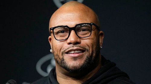 Raiders contratan a Antonio Pierce como entrenador en jefe