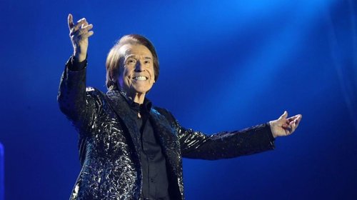 El español Raphael se encuentra en pleno tour mundial