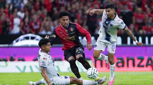 Rayados vence al Atlas 2-0 y le quita el invicto en casa