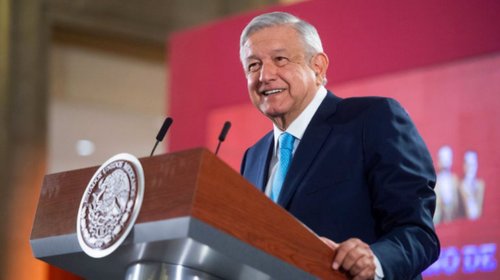 AMLO reacciona a posibilidad de que una mujer sea presidenta