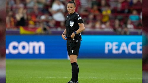 Welch será la primer mujer árbitro central en Liga Premier