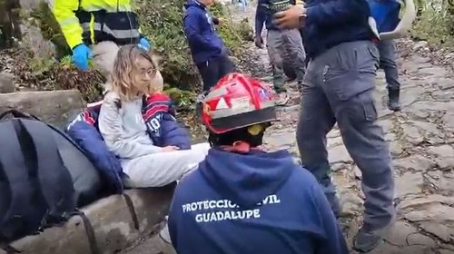 Atienden rescate de mujer en el Cerro de la Silla