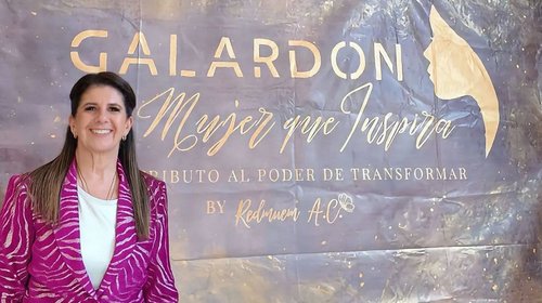 Reconocen a Martha Herrera por liderazgo en política de NL