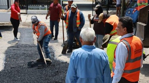 Retoman programa de bacheo sobre la calle Zaragoza en Victoria