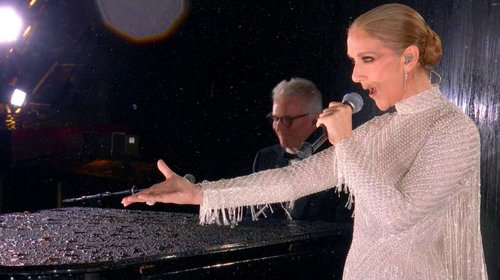 Tiene Celine Dion majestuoso regreso a los escenarios en París 