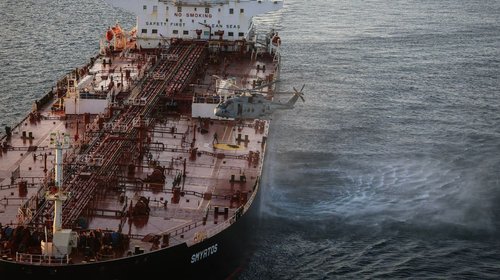 Reino Unido detiene buque petrolero por vínculos con flota rusa
