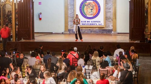 Respaldan docentes a Mariana Rodríguez previo al Día del Maestro