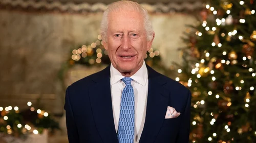 Rey Carlos III agradece al personal médico en su mensaje navideño