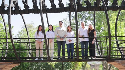 Presenta David de la Peña Tierra de Dinosaurios, en Santiago
