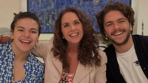 Lucero conmueve con fotos inéditas junto a sus hijos