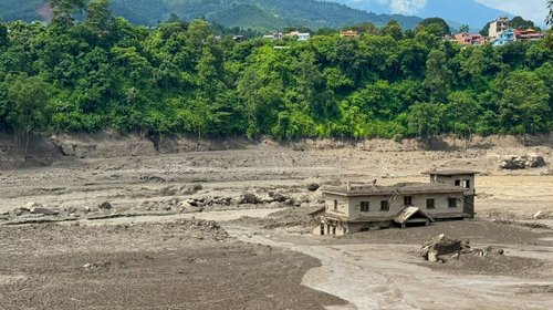 SRE descarta connacionales afectados por riada en Nepal