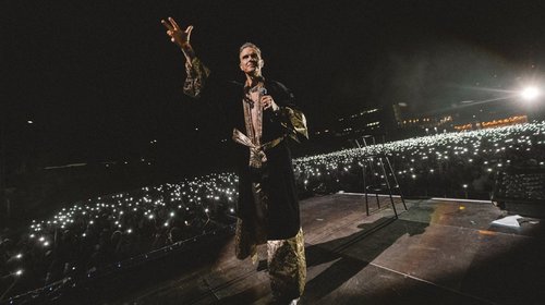 Robbie Williams rompe récord y deja atrás a The Beatles