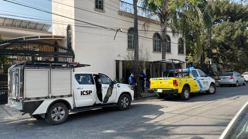 Someten y asaltan a familia en casa de la colonia Chepevera
