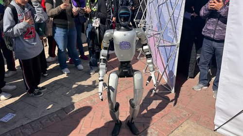 Crean en Saltillo primer robot educativo de Latinoamérica
