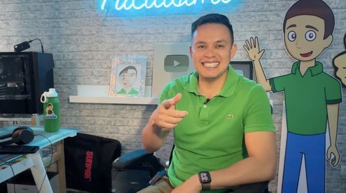 Rompe fronteras educativas con su canal de YouTube