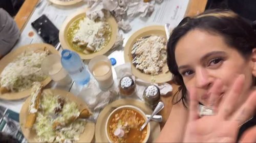 Así reaccionó Rosalía tras probar platillos mexicanos en CDMX