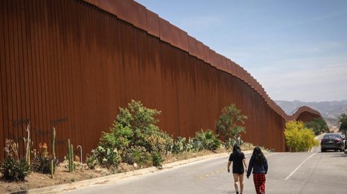 Obras del muro afectan cerro sagrado kumiai en México