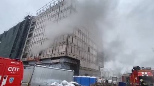 Incendio en obra de Moscú deja ocho muertos y heridos