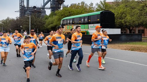 Samuel García encabeza carrera 'Corre Ahorra 2026'