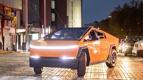 Samuel rifará Cybertruck si Máynez supera a 'X' candidata