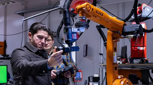 Anuncia Samuel inversión de KUKA en Centro de Investigación en NL