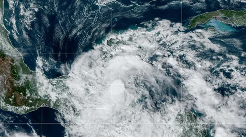 Sara se degrada a Depresión Tropical en su curso hacia México