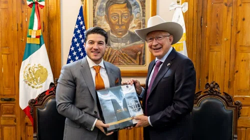 Se reúnen Ken Salazar y Samuel García para diálogo económico