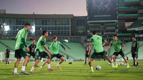'Vasco' Aguirre convoca a dos regios para amistoso vs. Islandia